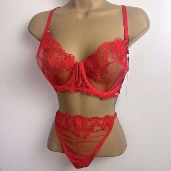 Blue Bella Marseille Embroidered Floral Bra &Thong Panies In Tomato Red NWT 40DD - Picture 4 of 16